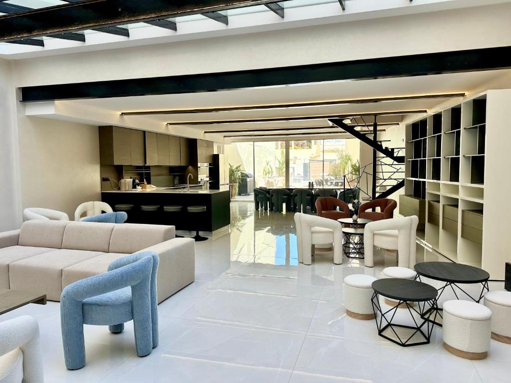 Image of Luxury Apartment – Central Cannes, near Beach & Palais – LRACANNES