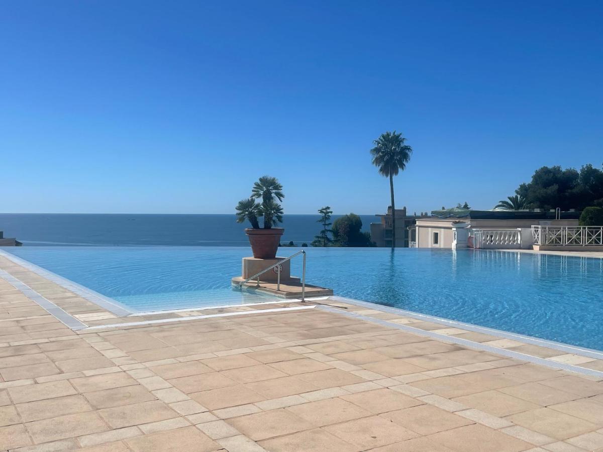 Image 3 of Résidence de charme avec piscine à débordement