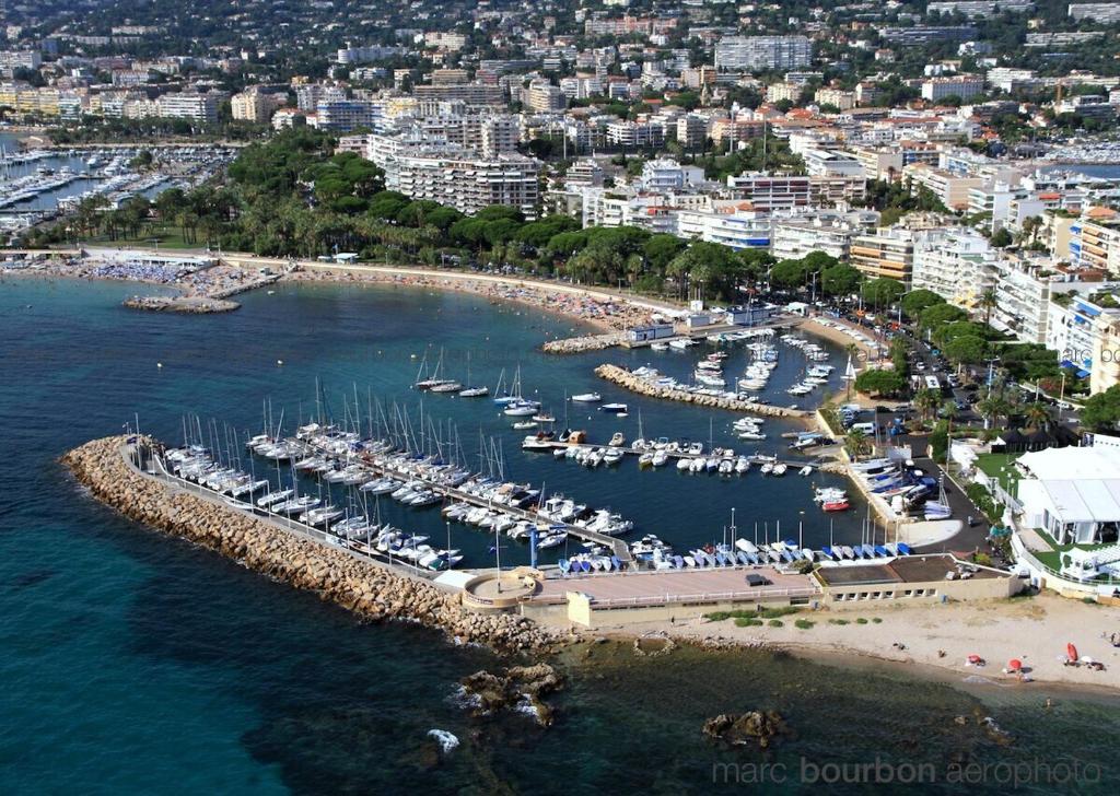 Image of SUNRISE & SUNSET PALM BEACH CROISETTE