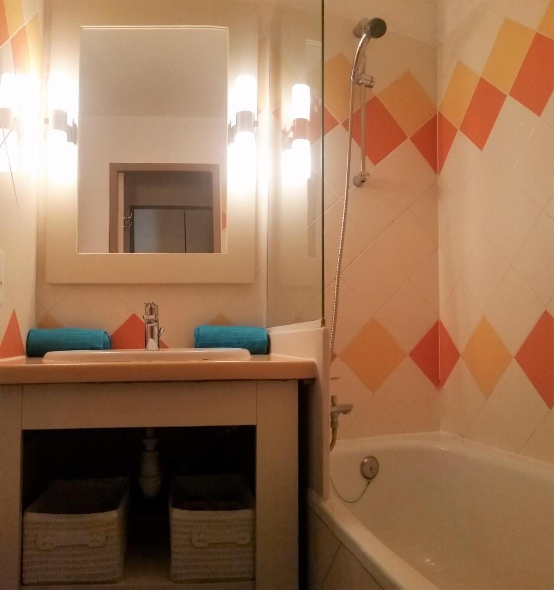 Image 3 of Sea view La Palme d’Azur apartment steps away from the beach and perfect for holidays & business trips