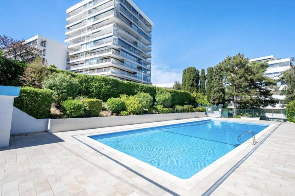 Image of Spacieux 2 pièces terrasse et piscine