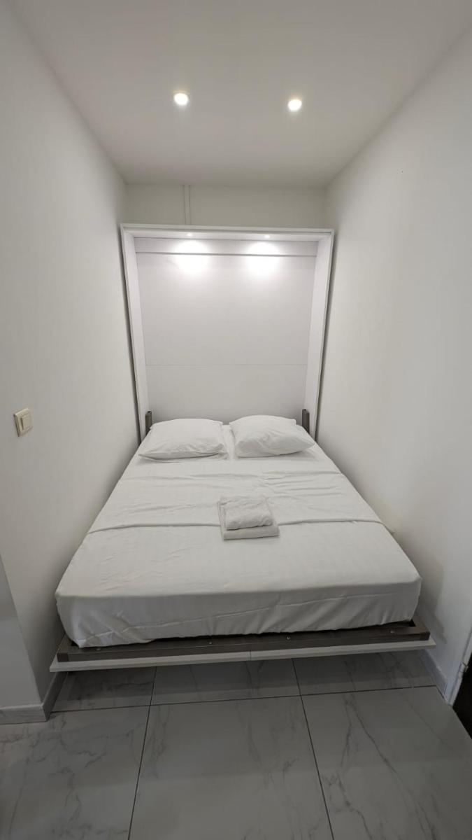 Image 3 of Studio neuf centre Cannes 500 m plage