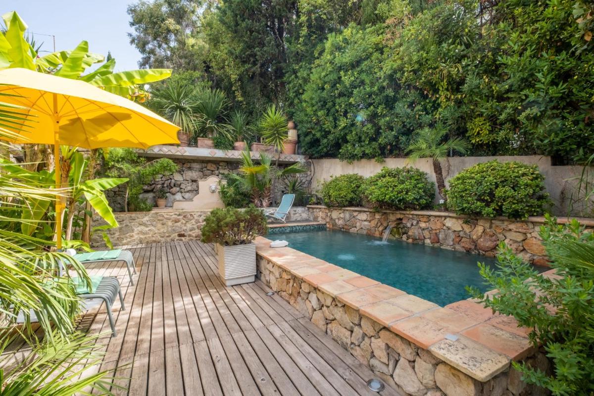 Image 1 of Superb villa with swimming pool & sauna
