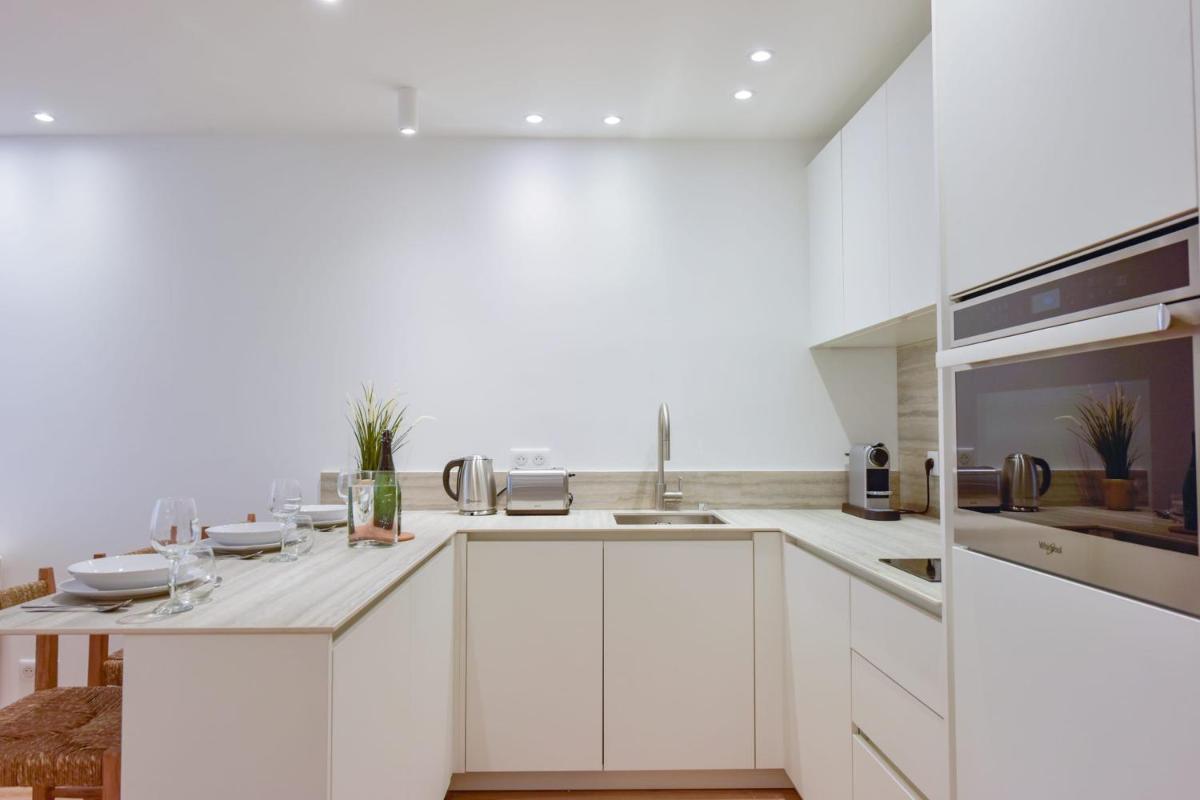 Image 3 of Upscale 1-Br apartment 100 meter from the Palais des Festivals