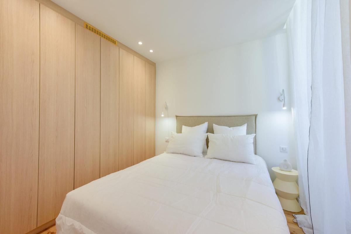 Image 4 of Upscale 1-Br apartment 100 meter from the Palais des Festivals