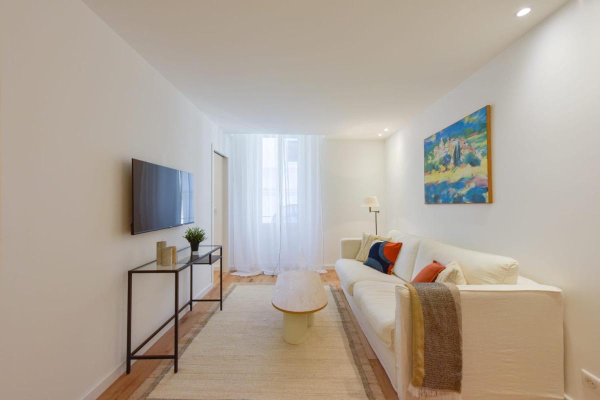 Image 1 of Upscale 1-Br apartment 100 meter from the Palais des Festivals