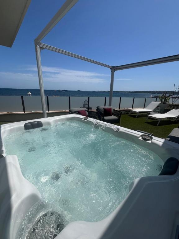 Image of Villa Marsa – Cannes – on beach