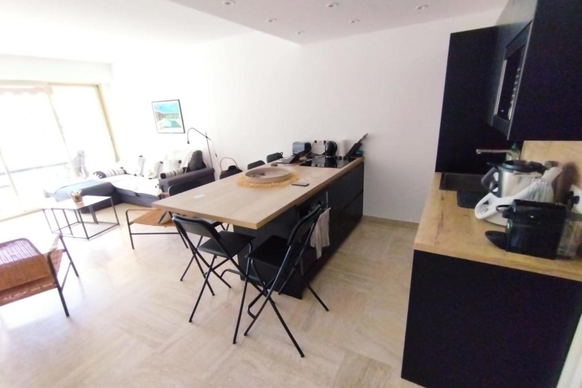 Image 1 of WE CANNES ! Exceptional 4 rooms apartment Cannes Center swimming pool