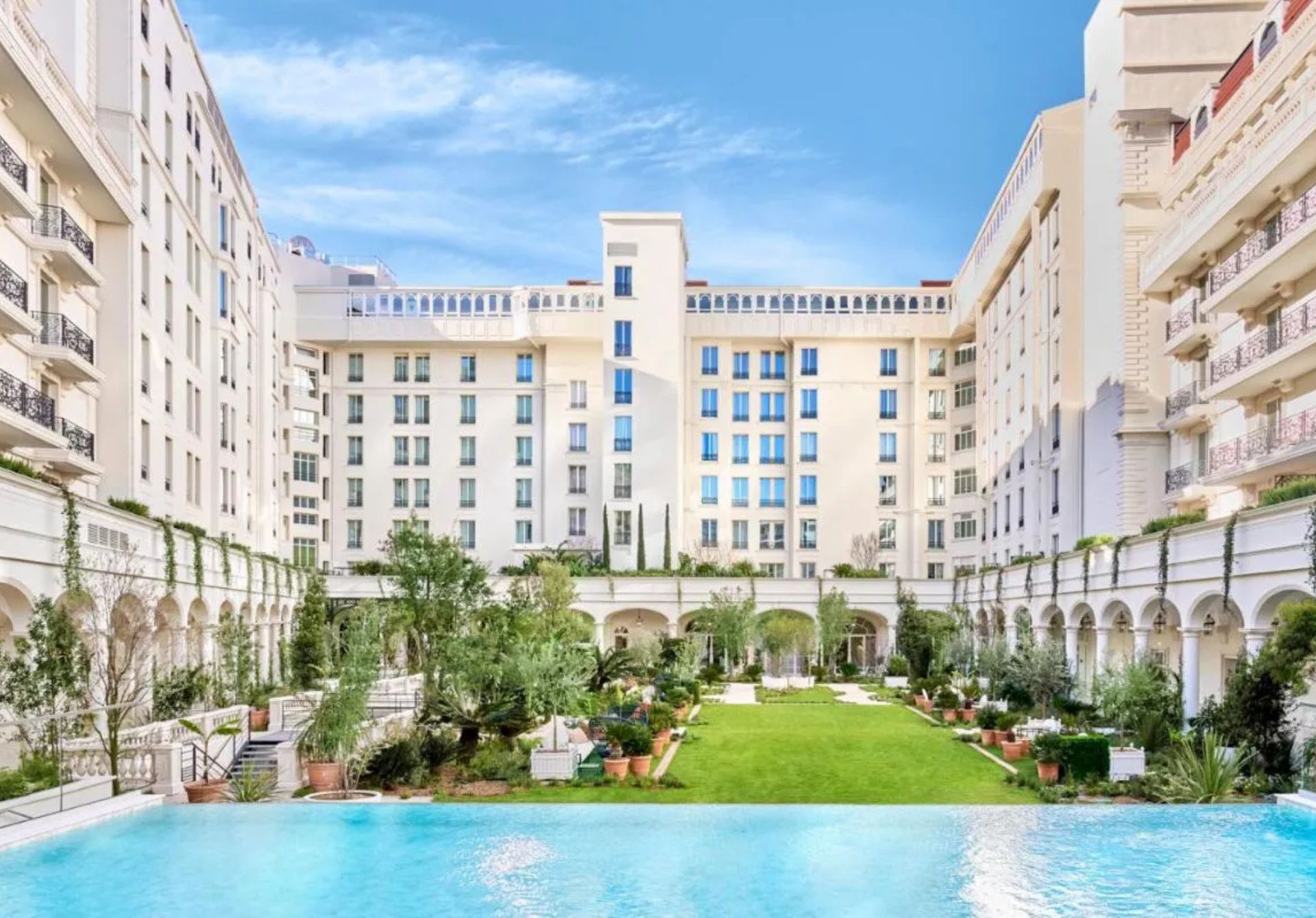 Carlton Cannes, a Regent Hotel